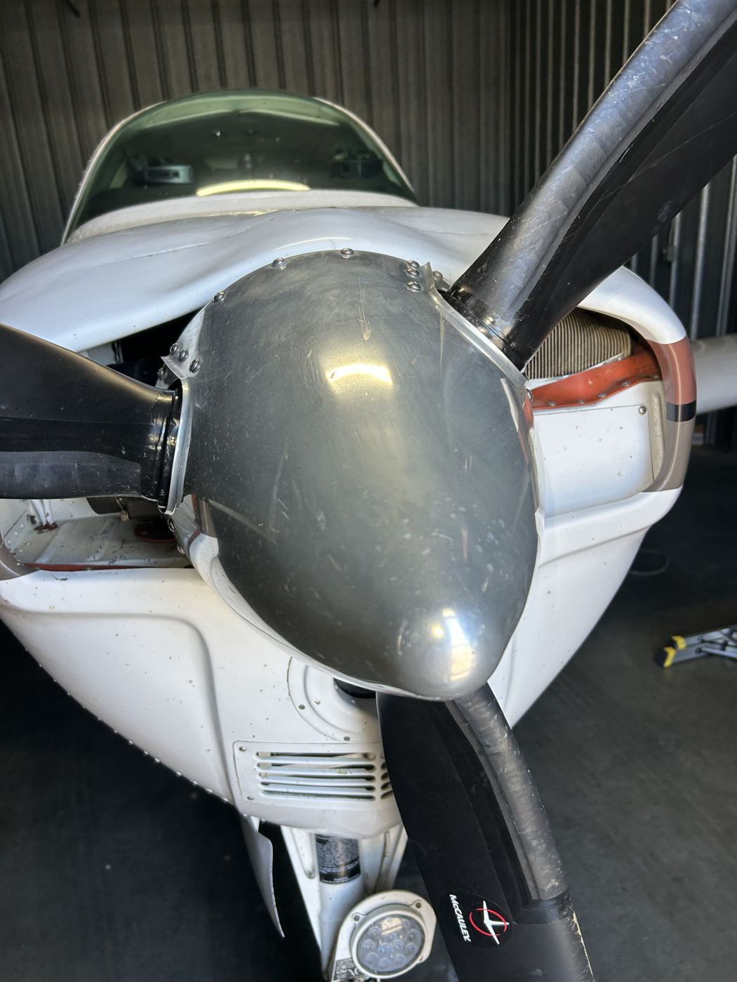 Aircraft spinner and nose before detailing